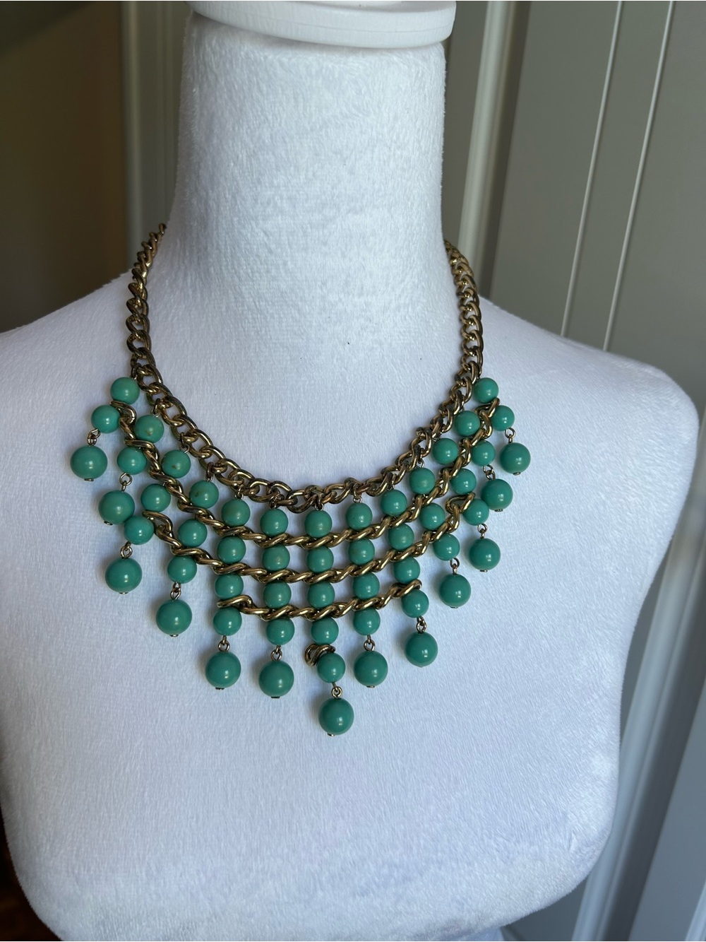 Elegant Gold and Turquoise Necklace